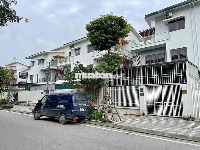 cho thuê biệt thự 220m2 x 3 tầng làm kho, phố trịnh văn bô