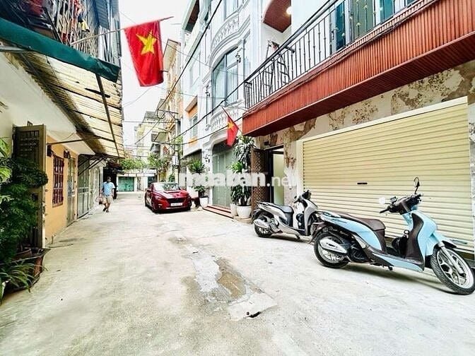 Nhà phân lô -ô tô đỗ cửa - An ninh,an sinh tốt