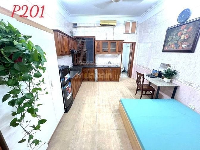 Cho thuê phòng đẹp giá 4,3 tr phố Nguyễn Khuyến,Đống Đa đi bộ ra Ga 