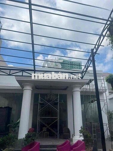 Cho thuê MbKD Mặt Tiền đường Tô Ngọc Vân sẵn mô hình cf,ngang 18m