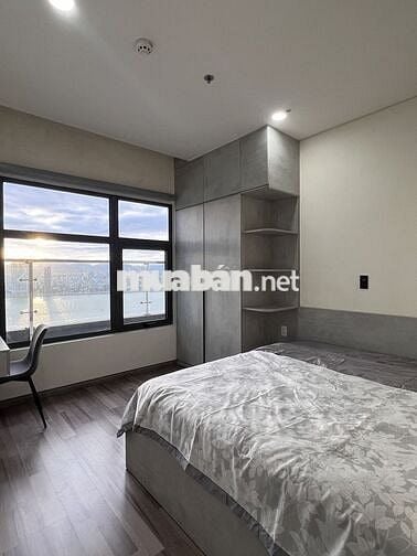 Cho thuê căn hộ 2PN CC Monarchy, view sông Hàn, Full nội thất