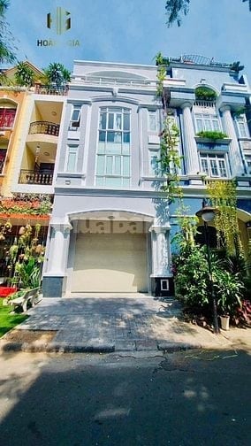 Chính chủ cho thuê nhà phố  có thang máy tại khu Hưng Phước 4 PMH Q7