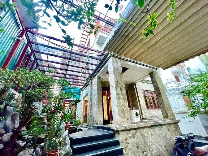 Nhà Đẹp Ở Ngay Hoàng Đạo Thuý - LVL - Căn Góc 250M2 Vỉa Hè To - KD