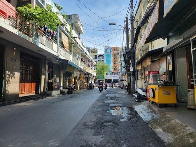 BÁN NHÀ HẺM XE HƠI TRÁNH ĐƯỜNG LÝ THƯỜNG KIỆT QUẬN TÂN BÌNH 