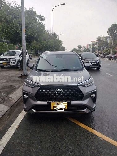 Toyota Veloz Cross Xám 7 chỗ