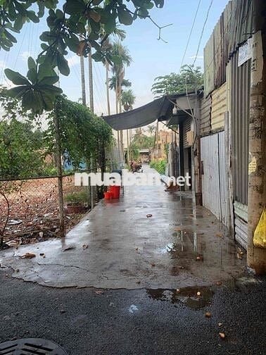 Đất sổ đỏ 2 mặt tiền hẻm xe hơi, nở hậu; Bờ kè đường kêmh tham lương