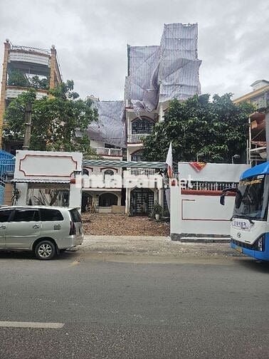 CHO THUÊ NGUYÊN CĂN , GẦN VÒNG XOAY DÂN CHỦ.