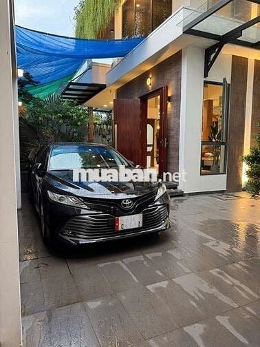 Biệt Thự Có Bể Bơi - 3 Tầng - Cần Bán Nhanh Để Chuyển Công Tác