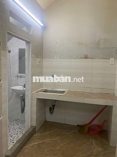 CHO THUÊ NHÀ NGUYÊN CĂN – 2 PHÒNG NGỦ + GÁC LỬNG RỘNG GẦN ĐH VĂN LANG