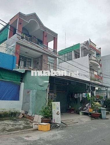 Nhà 3 tầng mặt tiền đường rộng 12m kdc bình hưng DT 6 x 20m 2 lầu