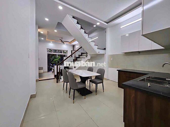 CẦN BÁN NGAY CĂN NHÀ PHỐ 4 TẦNG, SỔ SẴN, GẦN TRẠM METRO ĐHQG, QL1K