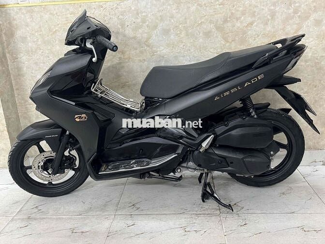 AB 125 đời 2022 màu đen mù 43E1-639.44 mới keng