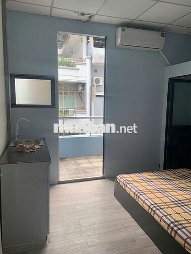 STUDIO NHỎ XINH NGAY NGÃ TƯ HÀNG XANH - FULL NT-BAN CÔNG RIÊNG-FREE XE