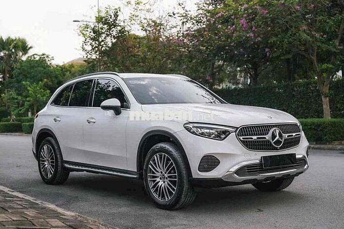 🔺𝐌𝐄𝐑𝐂𝐄𝐃𝐄𝐒-𝐁𝐄𝐍𝐙 GLC200 4MATIC SẢN XUẤT 2023 LƯỚT