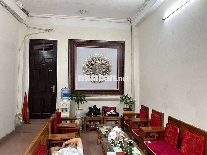 Gia Thụy - Nguyên Căn 100m2 × 4 Tầng - ô tô - 16Tr