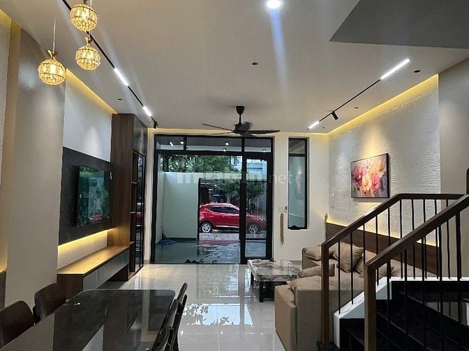 SIÊU ĐẸP NHÀ 3 TẦNG CỰC CHILL MẶT TIỀN THANH HOÁ,HOÀ XUÂN,CÓ GARA ÔTÔ 