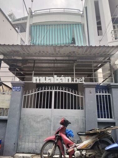 Nhà mặt tiền đường , khu dân cư an ninh tốt