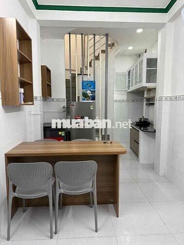 Nhà nguyên căn 2 phòng ngủ 2wc full nội thất ngay trung tâm Bình Thanh