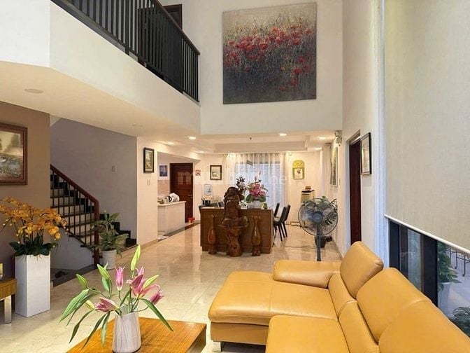 Chính chủ cho thuê Biệt thự Phú Mỹ nhà đẹp giá 50 triệu có sân vườn