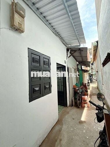 BÁN NHÀ 28,5M2 CÓ GÁC MỚI ĐẸP KẾ BÊN BẾN XE QUẬN 8 ĐƯONG TẠ QUANG BỬU