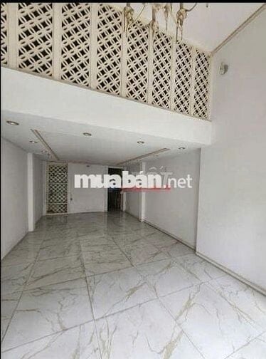 4x18m, Nhà 2 tầng mặt tiền Tam Đảo, Quận 10. 1 trệt, 1 lầu, 2WC