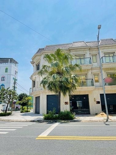 Bán căn shophouse giá rẻ đường 33m liền kề cảng khu TMTD làm Vp và ở