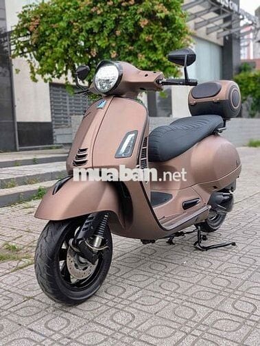 GTS SuperTech 300 HPE Màu Nâu 11/2019