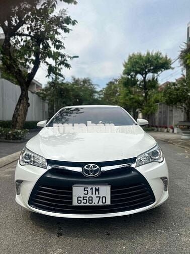 Toyota Camry 2015 XLE 2.5 AT - 76000 km