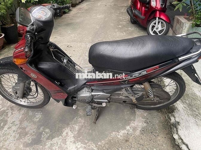 Yamaha Taurus SR màu Đỏ