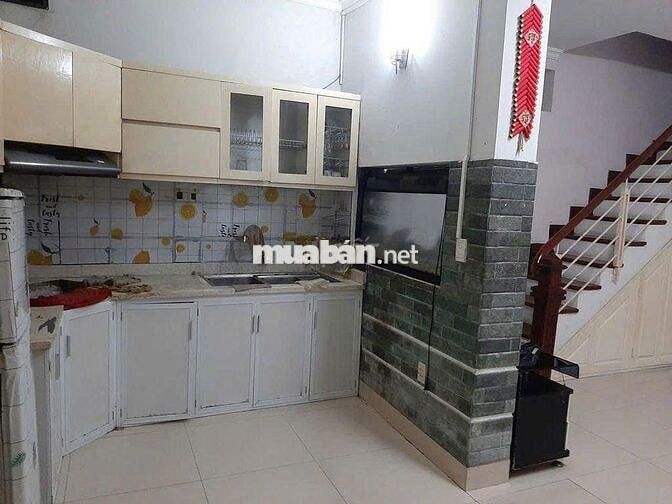 Cho Thuê nhà ngõ 207 Trương Định- 45m2 - 2.5 tầng - giá 5tr