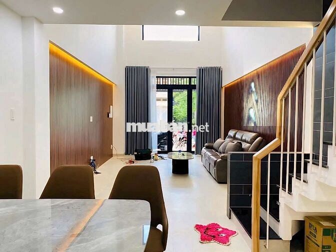 BÁN GẤP NHÀ PHỐ BCONS SỔ SẴN 4 TẦNG, VIEW ĐẸP, GẦN LÀNG ĐH, GA METRO