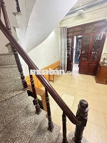 Cho Thuê nhà riêng ngõ 13 Lĩnh Nam - 30m2 - 4 tầng - 3 ngủ - giá 9tr