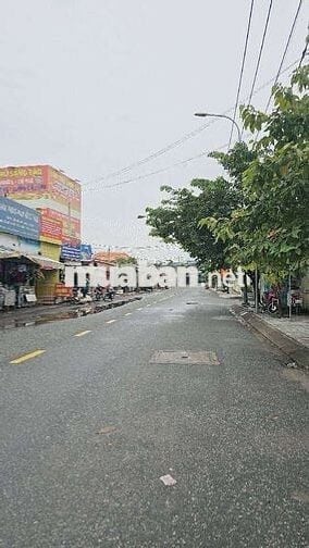 BÁN NHÀ MẶT TIỀN,CĂN HỘ DỊCH VỤ KHAI THÁC NGAY,GIÁ *** THỊ TRƯỜNG