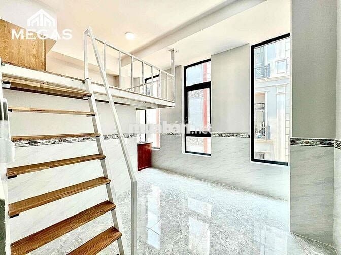 Phòng Có Gác Cửa Sổ Lớn Ngay Đại Học Văn Lang Cs3