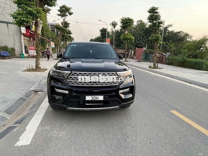 Ford Explorer Đen 7 chỗ.