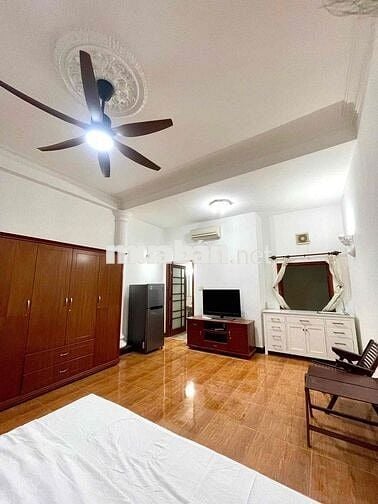 cho thuê phòng rộng 50m2, đầy đủ nội thất