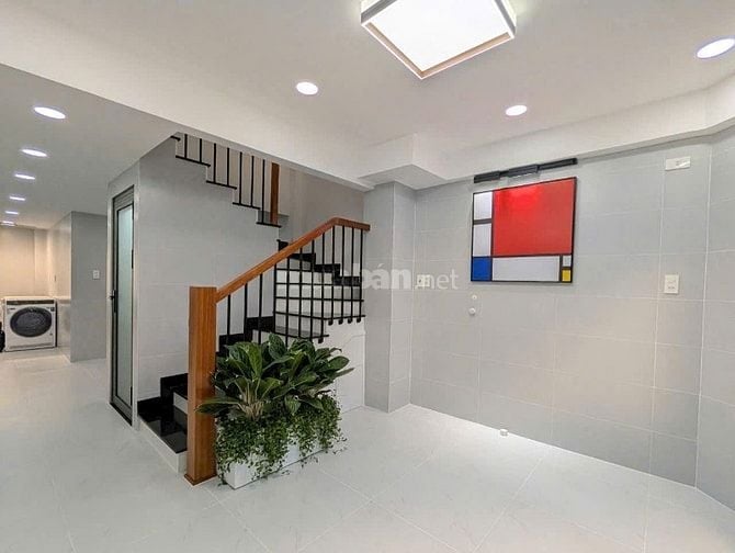 CC-CHDV HXH Phan Xích Long HH 120tr dòng tiền 45tr/th 8.x tỷ