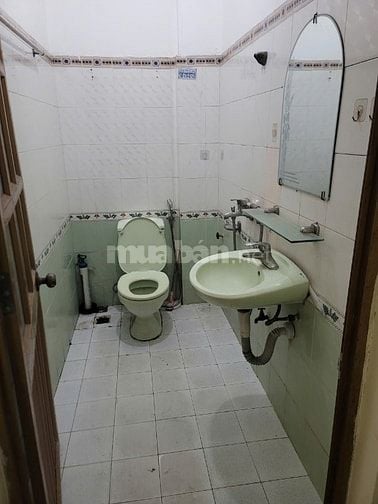 Cho Thuê nhà 3 tầng. Đằng sau trường Trí Đức 