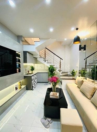 Bán nhà mới tinh cực đẹp đường Láng:25m2, 4 tầng,full nội tất, 5,6 tỷ