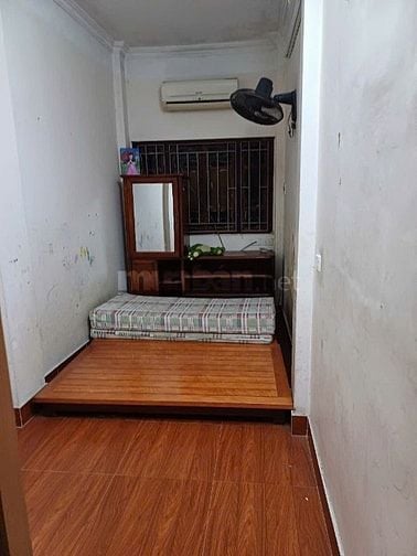 Cho thuê nhà số 138 ngõ Chợ Khâm Thiên, phố Khâm Thiên, DT 15 m2