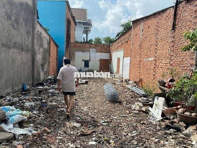 130M ĐẤT MẶT TIỀN ĐÔNG HƯNG THUÂN QUẬN 12