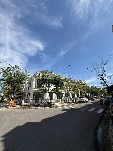 Nhà 2 mặt tiền, thích hợp làm văn phòng diện tích 88m2. Giá thuê 7tr