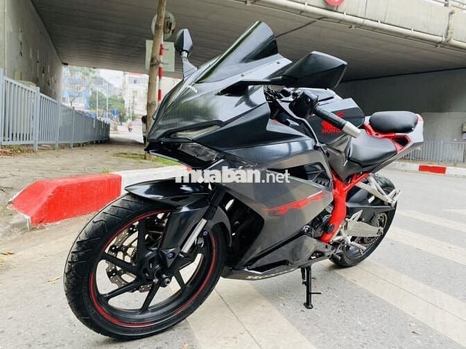 HONDA CBR 250  date 202O
