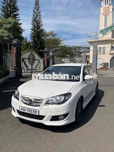 Hyundai Avante 2013 1.6 MT - 97000 km