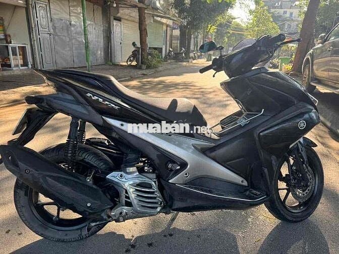 Yamaha NVX 155cc màu Đen