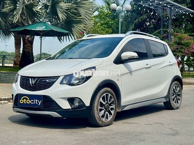 VinFast Fadil Plus 2021 - Màu trắng - 2v3km