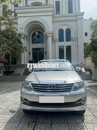 Toyota Fortuner 2015 2.7V 4x4 - 82000 km