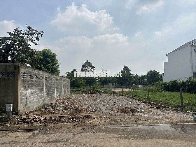 Bán đất nền dự án tại Bến Lức, Long An diện tích 136m2 giá 1.5 Tỷ