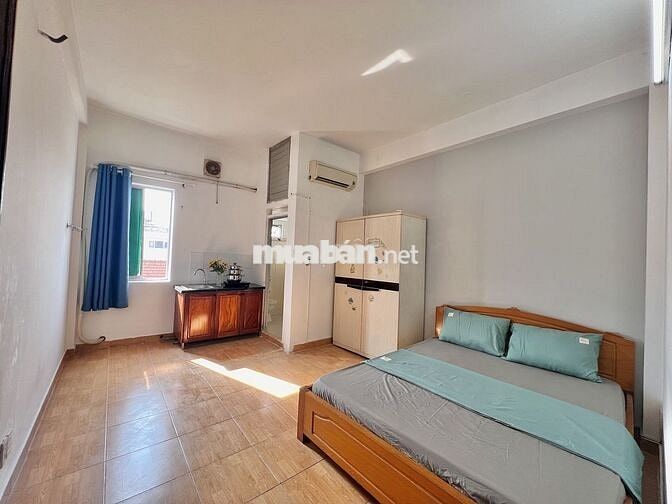 PHÒNG CỬA SỔ TRỜI CÓ THANG MÁY GẦN CHỢ TÂN MỸ