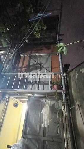 Cho thuê cả nhà nhỏ 3 tầng cấp 4